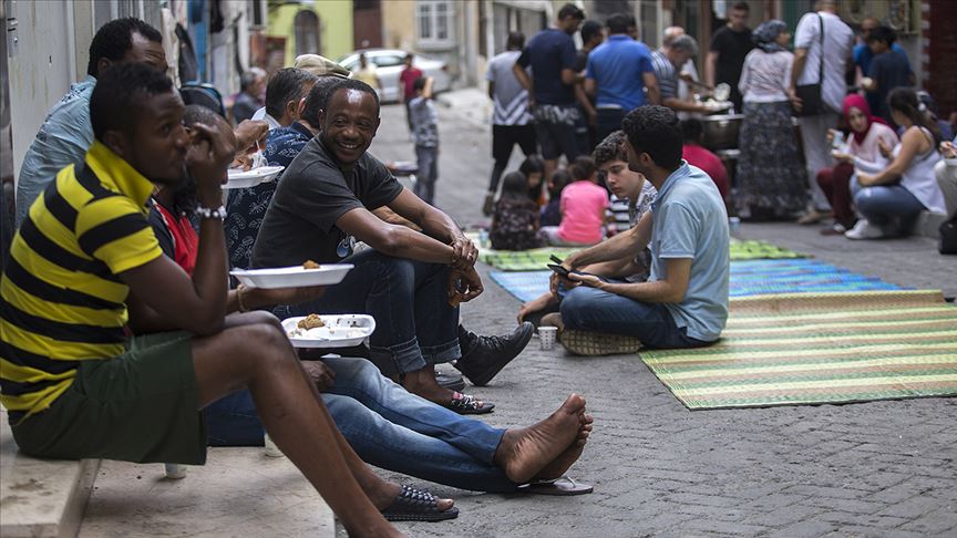 İstanbul'un 'Çukur'unda beynelmilel bayram buluşması