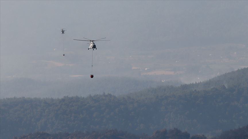 Seferihisar ve Menderes'deki yangınlar yerleşim merkezlerinden uzaklaştırıldı