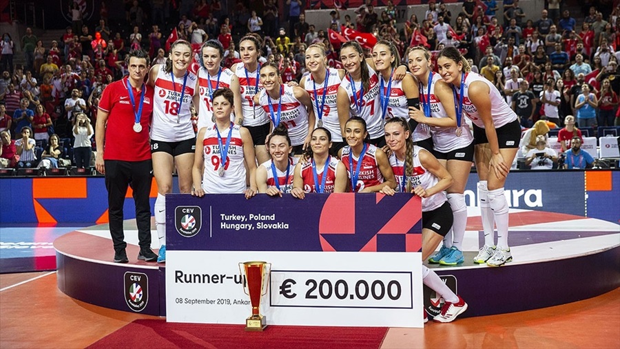 Türkiye voleybolda Avrupa ikincisi