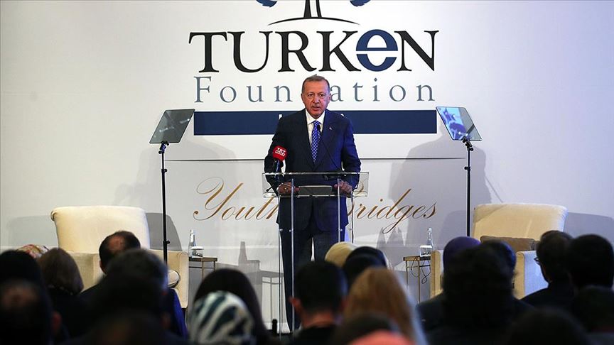 Erdoğan: FETÖ'nün ipliğini tüm dünyada pazara çıkarmakta kararlıyız