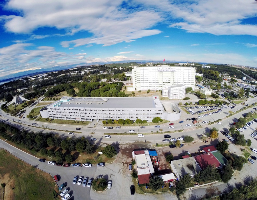 Depremde hasar alan ÇÜ Tıp Fakültesi Balcalı Hastanesinde güçlendirme çalışmaları sürüyor