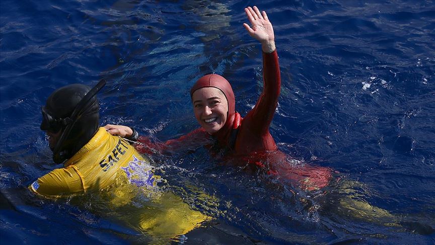 Milli sporcu Şahika Ercümen'den altın madalya