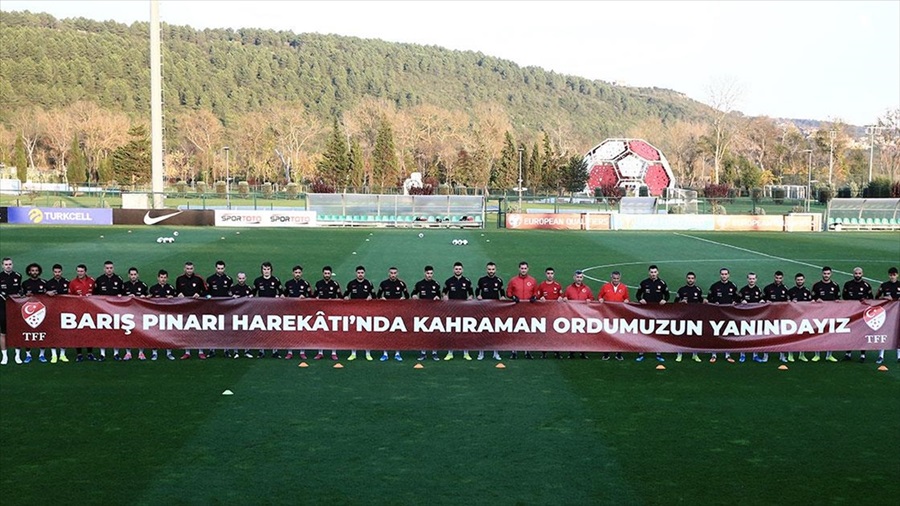 A Milli Futbol Takımı'ndan Mehmetçik'e destek