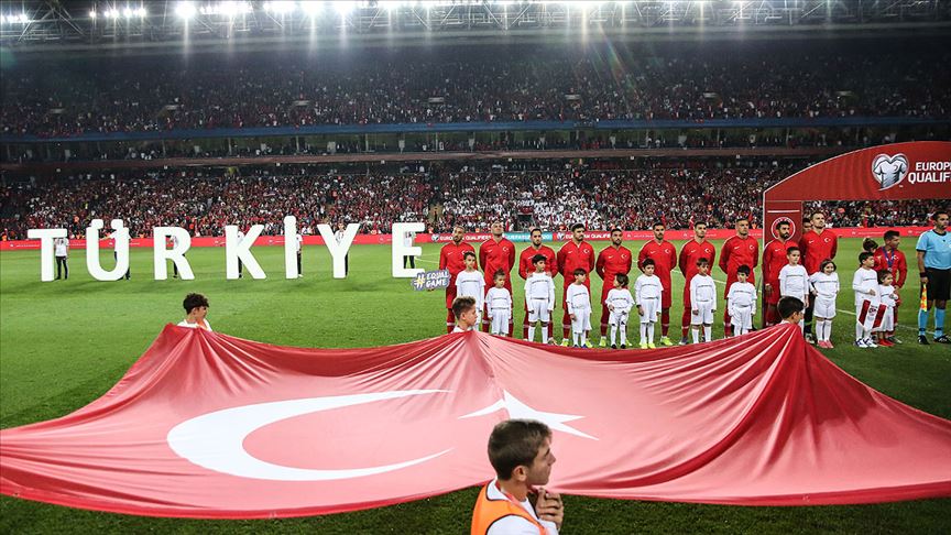 Depremde hayatını kaybedenler için futbol maçlarında saygı duruşu yapılacak