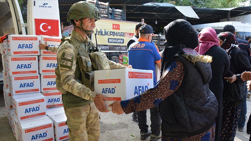 Terörden arındırılan Tel Abyad ve Rasulayn'a insani yardım