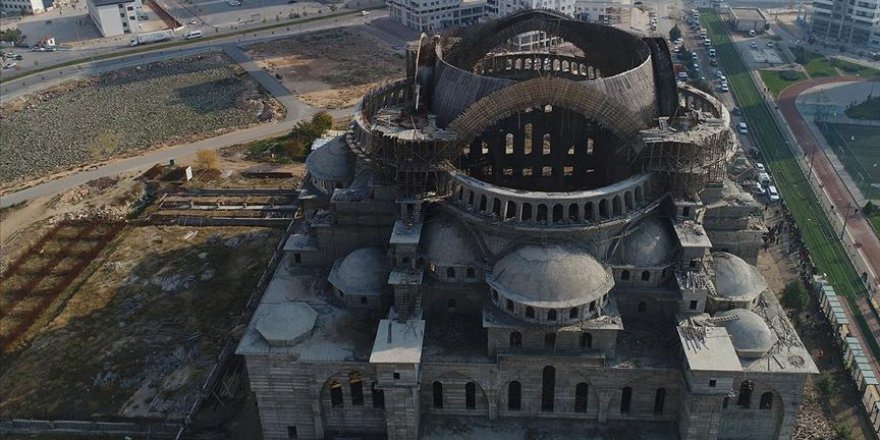 Gaziantep'te cami inşaatında çöken iskelenin altında kalan inşaat mühendisi aranıyor