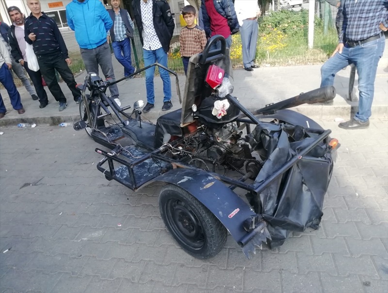 Adana'da sıra dışı motosikletiyle denetlemeye takılan sürücüye ceza