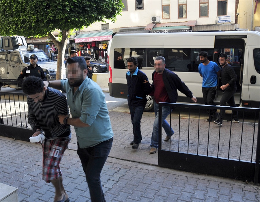 Adana'da eylem hazırlığında olduğu iddia edilen 4 DEAŞ'lı kardeş tutuklandı