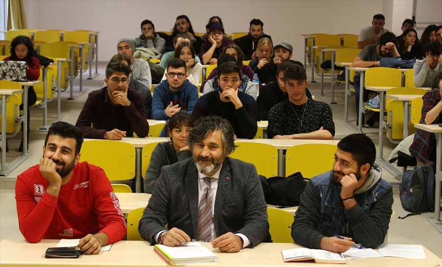 Baba ile iki oğlunun aynı fakültede gülümseten "öğrencilik" hayatı