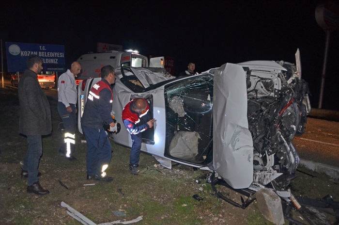 Adana’da iki otomobilin çarpışması sonucu 1 kişi öldü, 4 kişi yaralandı