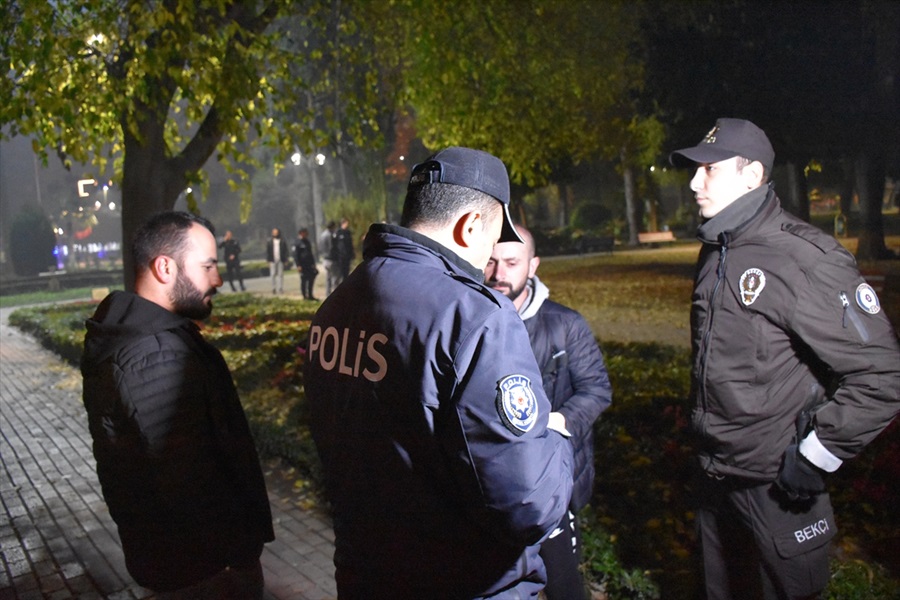 Adana'da sokağa çıkma kısıtlamasına uyuluyor