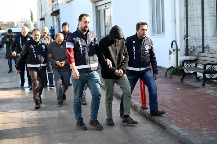 Adana'da battaniyeye sarılı ceset bulunmasıyla ilgili iki şüpheli tutuklandı