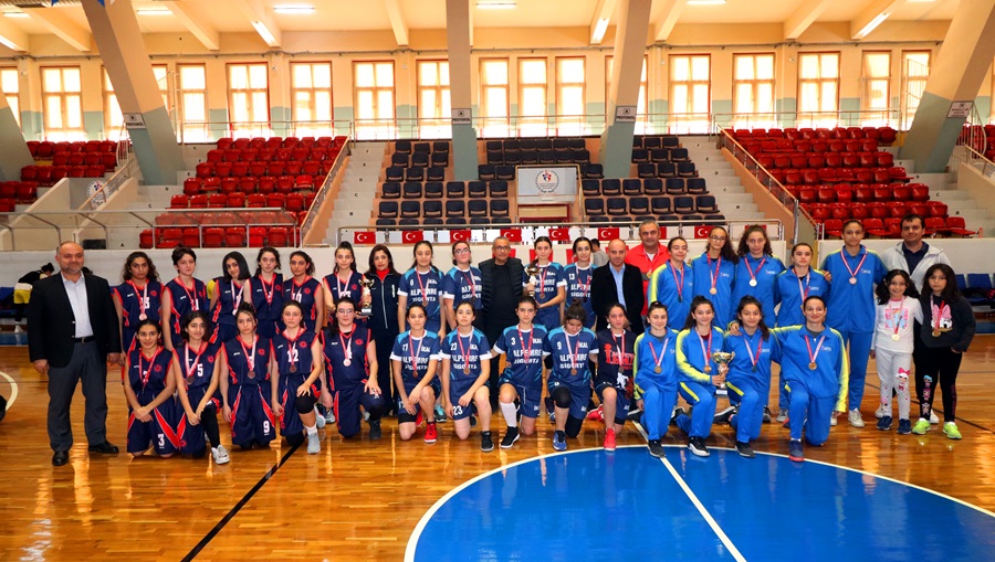 Okullar arası Genç Kızlar Basketbol İl Birinciliği Müsabakaları sona erdi