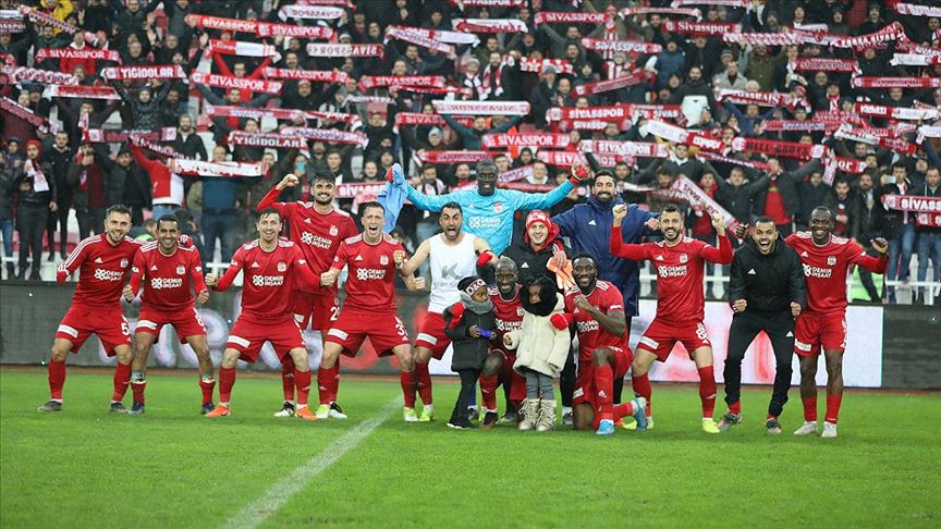 Lider Sivasspor'un gol yükünü orta saha oyuncuları omuzladı