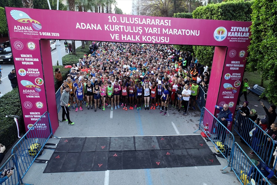 Uluslararası 5 Ocak Adana Kurtuluş Yarı Maratonu tamamlandı