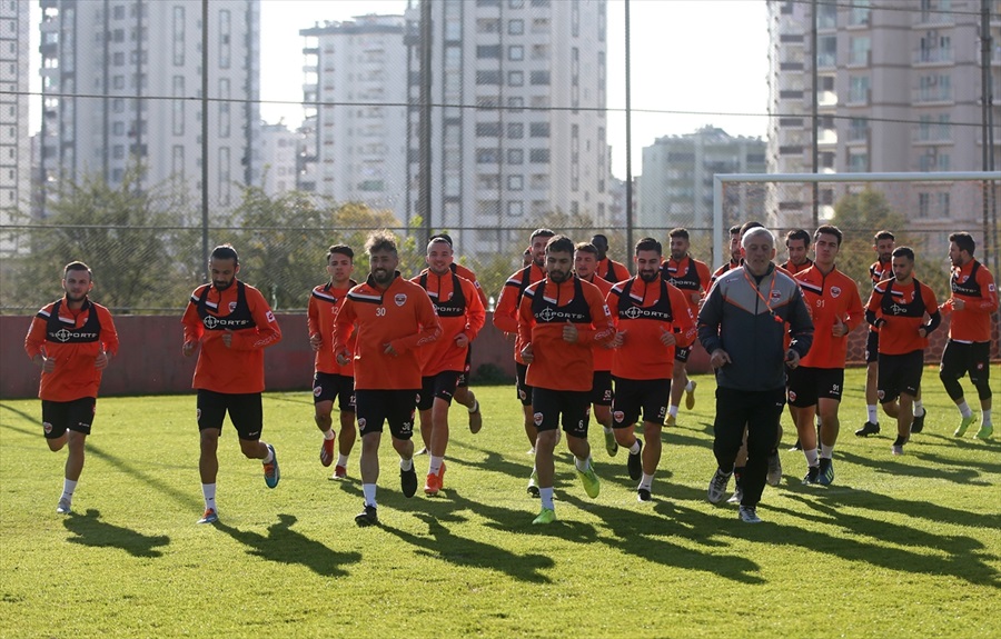 Celil Yüksel: "Play-off'a kalmayı zorlayacağız"