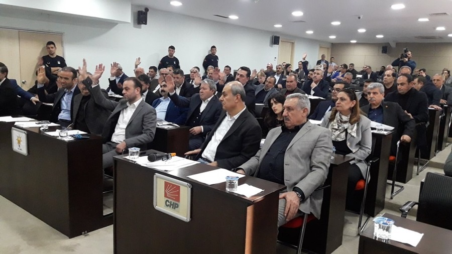 Adana Büyükşehir Belediyesi’nde "yetki gaspı" tartışması