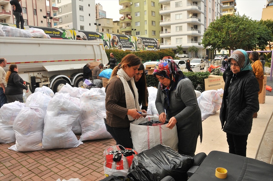 Hatay, Adana ve Mersin'den deprem bölgesine yardım malzemesi desteği