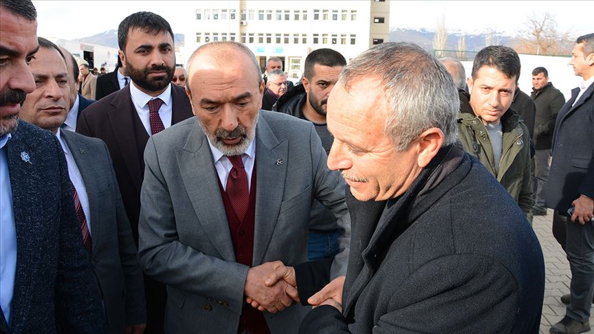 MHP heyeti Doğanyol'da depremzedelerle buluştu