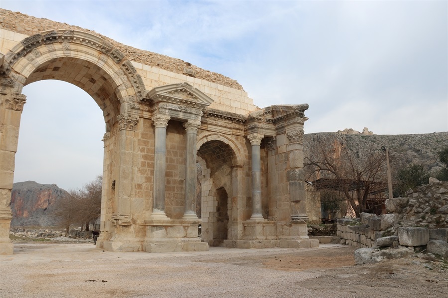 Efes'in 5 katı büyüklüğünde: Anavarza Antik Kenti