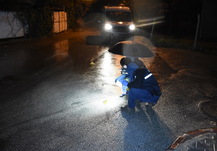 Adana'da silahlı saldırıya uğrayan kişi yaralandı