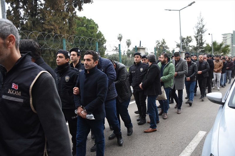 Adana merkezli ihaleye fesat karıştırma operasyonunda yakalanan şüphelilerden 15'i tutuklandıİ