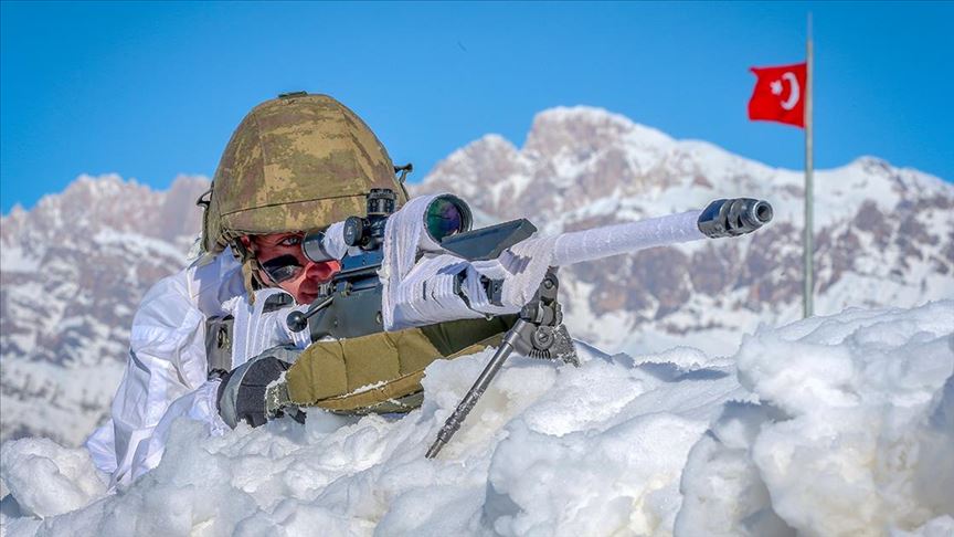 Hakkari'de 2 asker şehit oldu