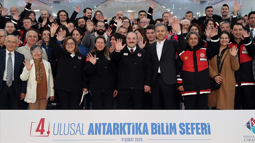 Bakan Varank 4. Ulusal Antarktika Bilim Seferi için yola çıkan heyeti uğurladı