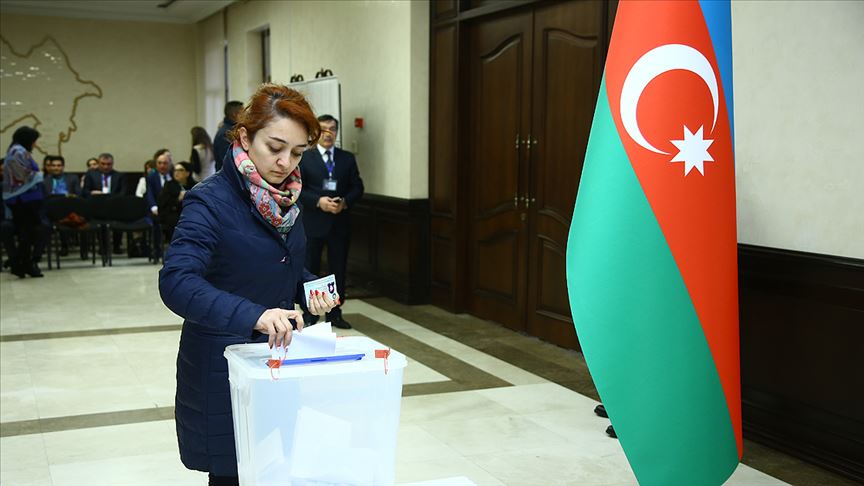 Azerbaycan'da resmi olmayan sonuçlara göre seçimin galibi Yeni Azerbaycan Partisi