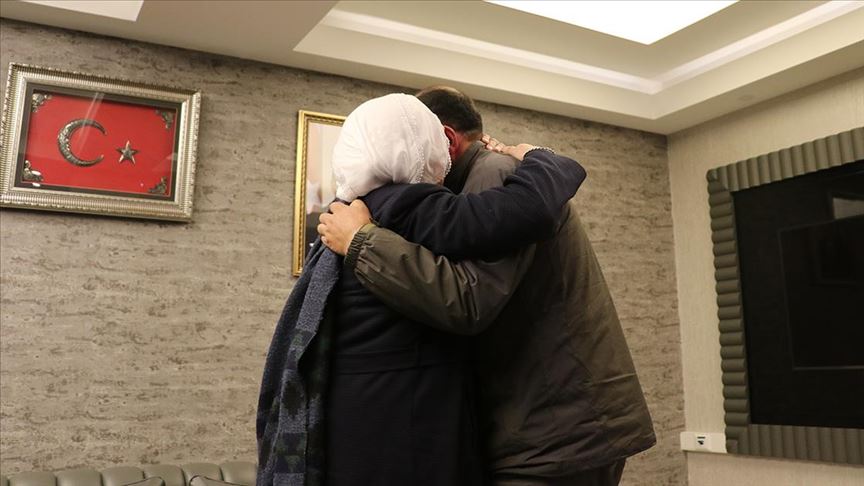 HDP önünde eylem yapan bir aile daha evladına kavuştu