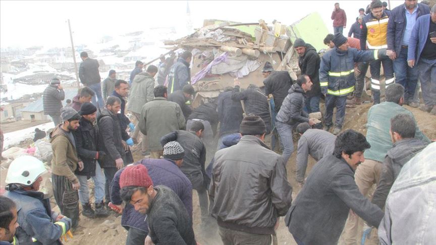 İran merkezli depremde Van'da 9 kişi hayatını kaybetti