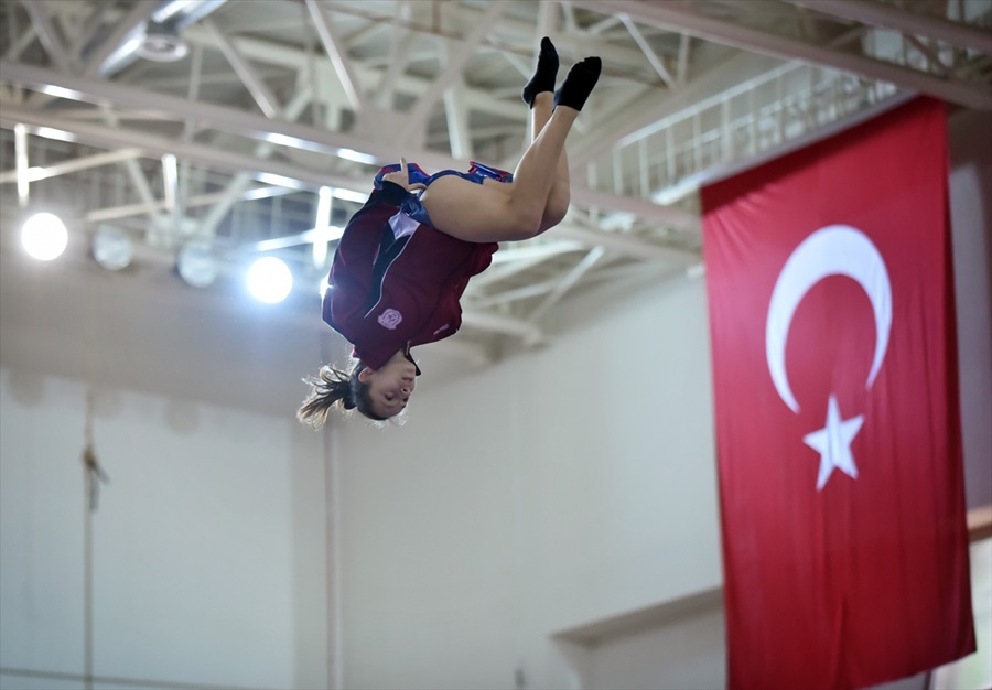 Türkiye Cimnastik Şampiyonası Mersin'de başladı