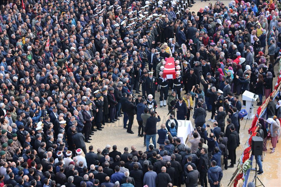 İdlib şehitleri son yolculuklarına uğurlanıyor