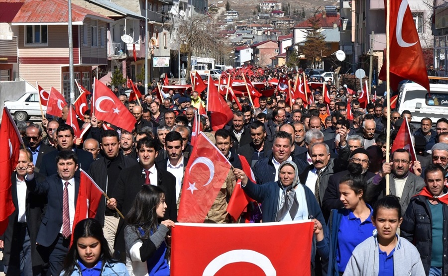 Türkiye Mehmetçik için tek yürek oldu