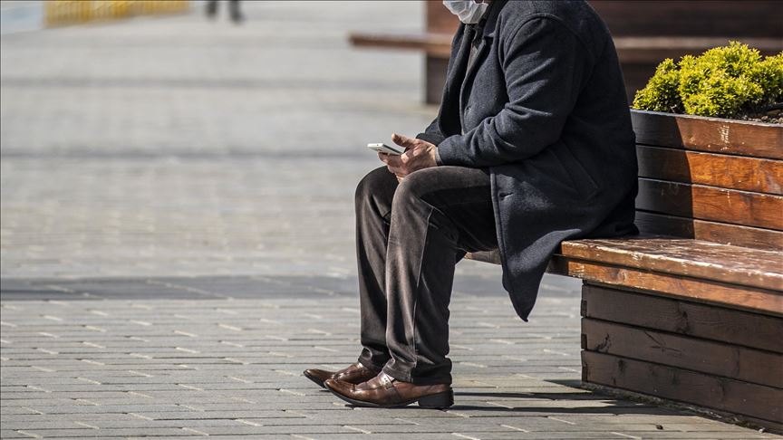 İçişleri Bakanlığı: 65 yaş ve üstü vatandaşlarımızın ikametlerinden dışarı çıkmaları sınırlandırıldı