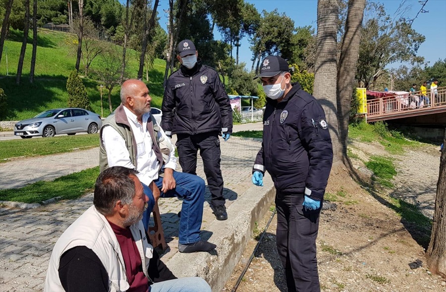 Adana'da polisten anonslu "Evlerinizde kalmanızı tavsiye ediyoruz" uyarısı