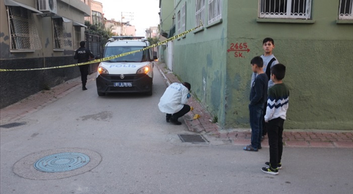 Adana'da silahlı saldırıya uğrayan kişi yaralandı