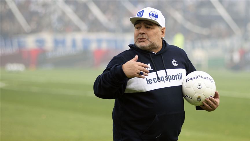 Futbol dünyasından Maradona geçti