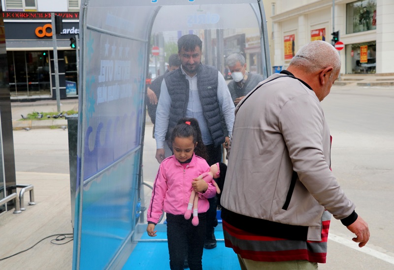 Adana’da korona virüs salgınına karşı dezenfeksiyon tüneli