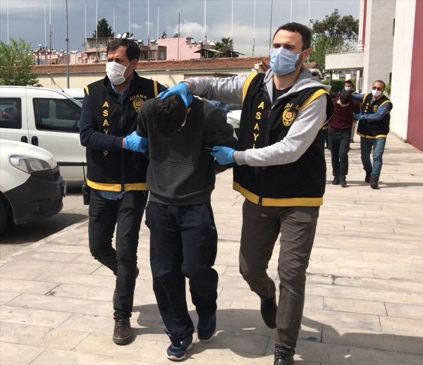 Doğum günü pastası almaya giden babayı gasbeden 4 zanlı tutuklandı