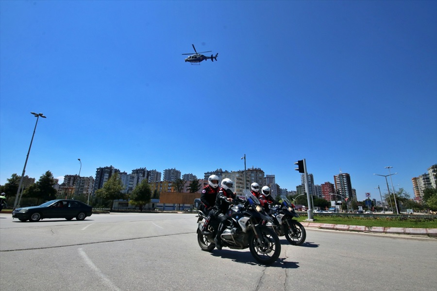 Adana'da helikopter destekli trafik denetimi yapıldı