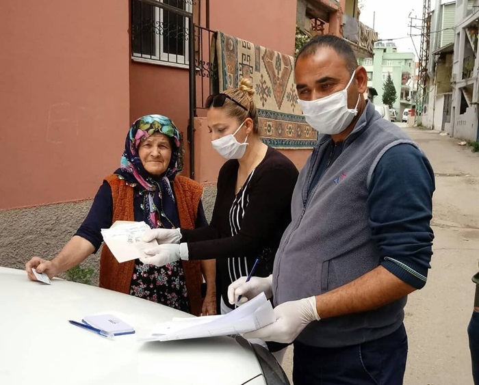 Adana’da yardım ödemeleri sürüyor..