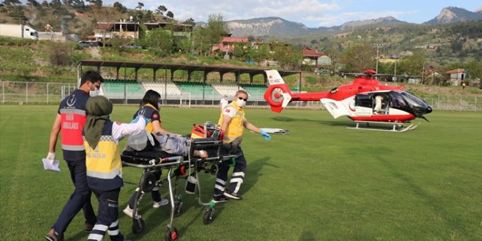 Adana'da fenalaşan genç ambulans helikopterle hastaneye kaldırıldı