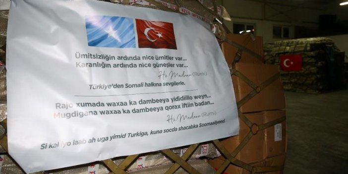 Türkiye'nin tıbbi yardım malzemeleri Somali'ye ulaştı