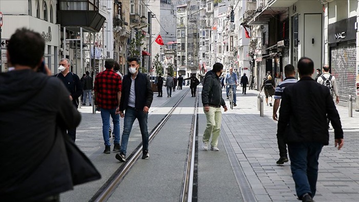 İstanbul Valisi Yerlikaya: İstanbul’da Kovid-19 pozitif vaka sayısı yüzde 40 azaldı