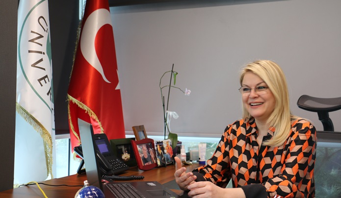 Prof. Dr. Deniz Ülke Arıboğan: “Teknoloji sayesinde pandemiyi daha kolay atlattık”