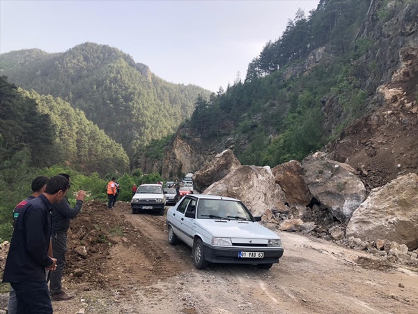 Feke-Saimbeyli kara yolu ulaşıma açıldı..