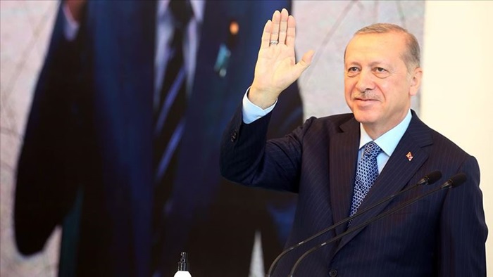 Cumhurbaşkanı Erdoğan'dan millete hizmet yolunda 'Durmak yok' mesajı