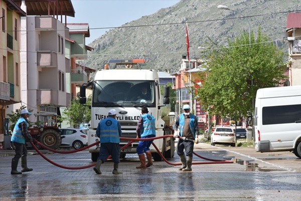 Tufanbeyli Belediyesi'nin bayram hazırlıkları sürüyor