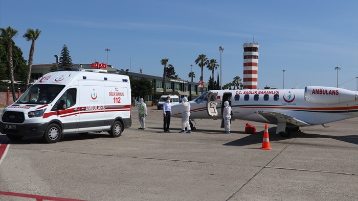 Kovid-19 hastası Türk vatandaşı, ambulans uçakla Rusya'dan yurda getirildi